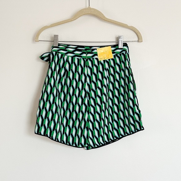 Diane Von Furstenberg x Target Side Wrap Arrow Geo Green Mini Skort Size XXS NWT - Picture 5 of 5